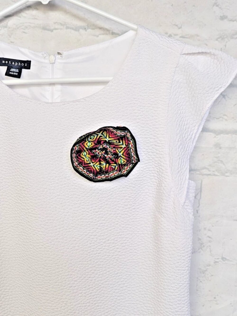 Metaphor White Textured Shift Dress Embroidered Patch Trim Boho Mod XS - Picture 6 of 8